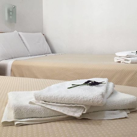 Hostal R. Lido Madrid Ngoại thất bức ảnh