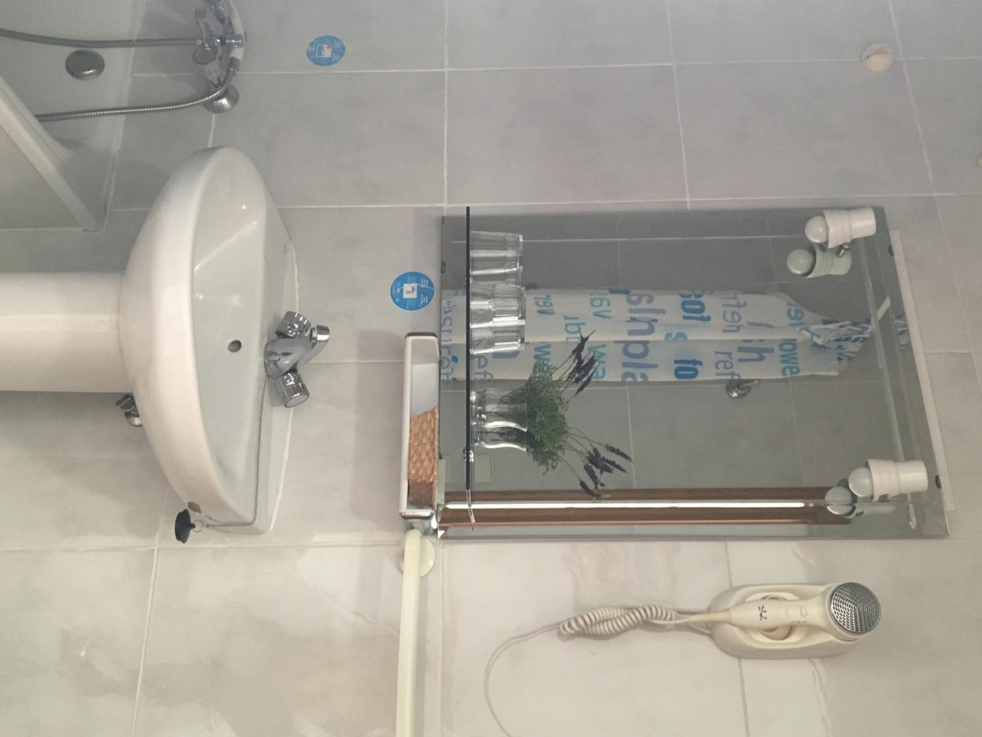 Hostal R. Lido Madrid Ngoại thất bức ảnh