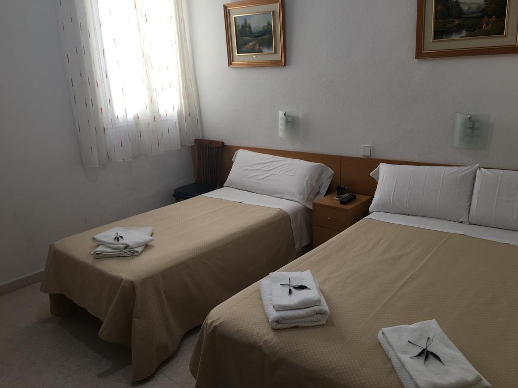 Hostal R. Lido Madrid Ngoại thất bức ảnh