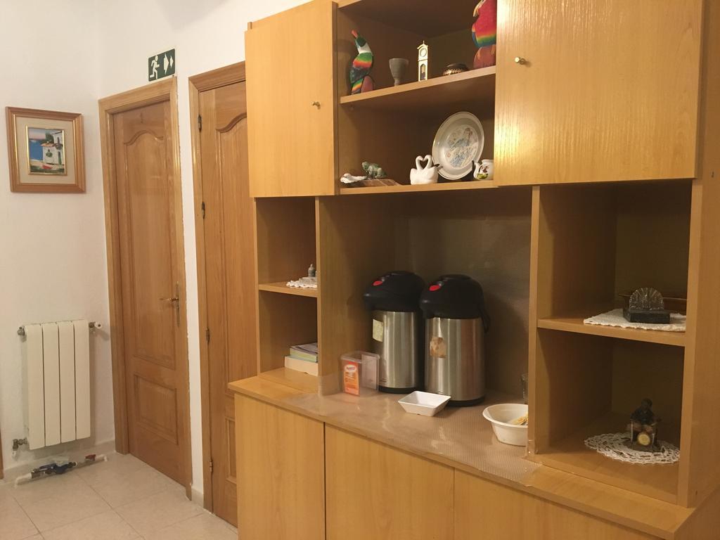 Hostal R. Lido Madrid Ngoại thất bức ảnh