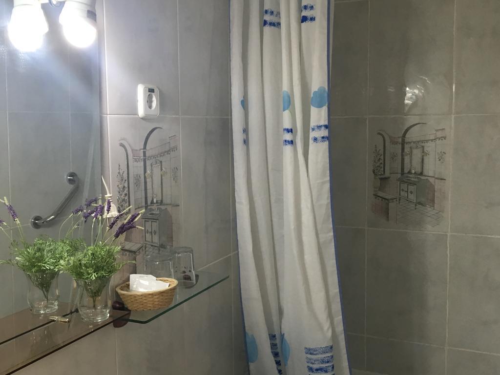 Hostal R. Lido Madrid Ngoại thất bức ảnh