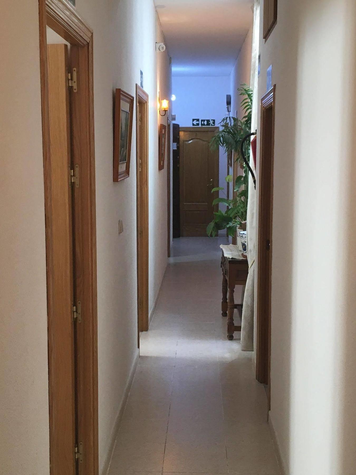 Hostal R. Lido Madrid Ngoại thất bức ảnh